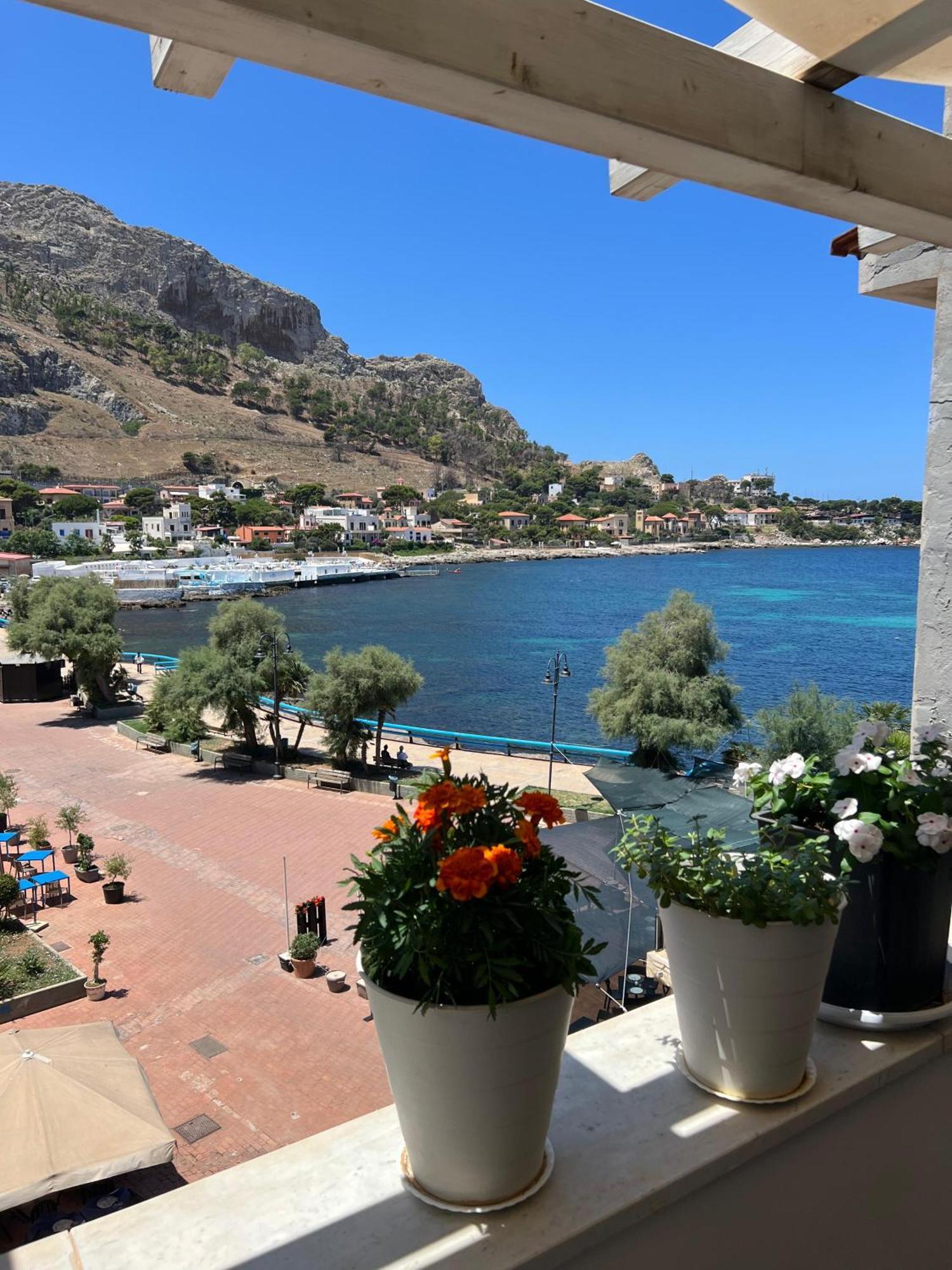 La Piazzetta A Mare Holiday House Sferracavallo Kültér fotó