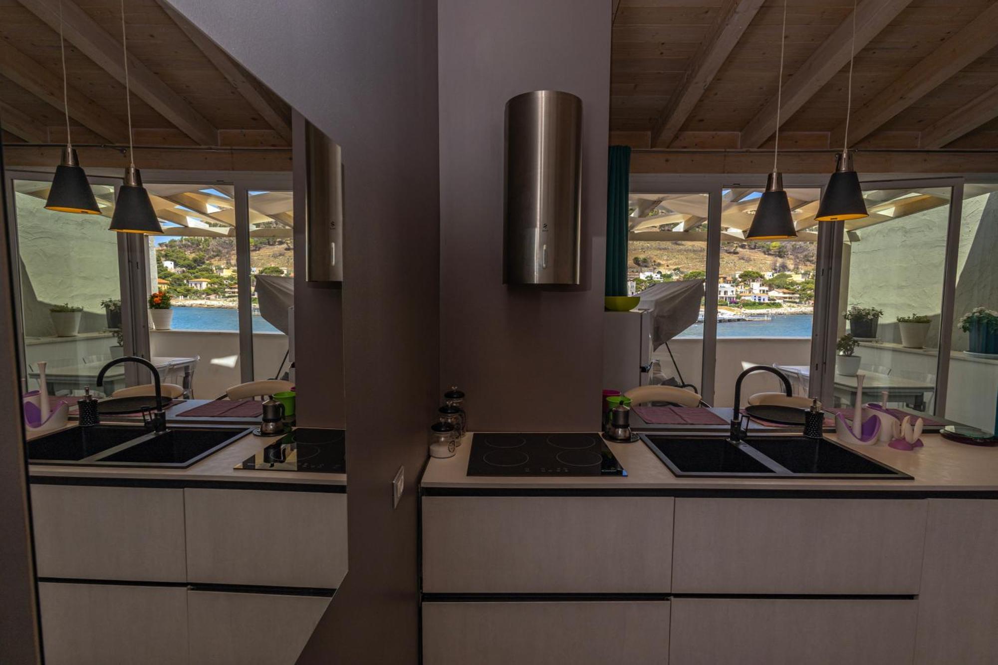 La Piazzetta A Mare Holiday House Sferracavallo Kültér fotó