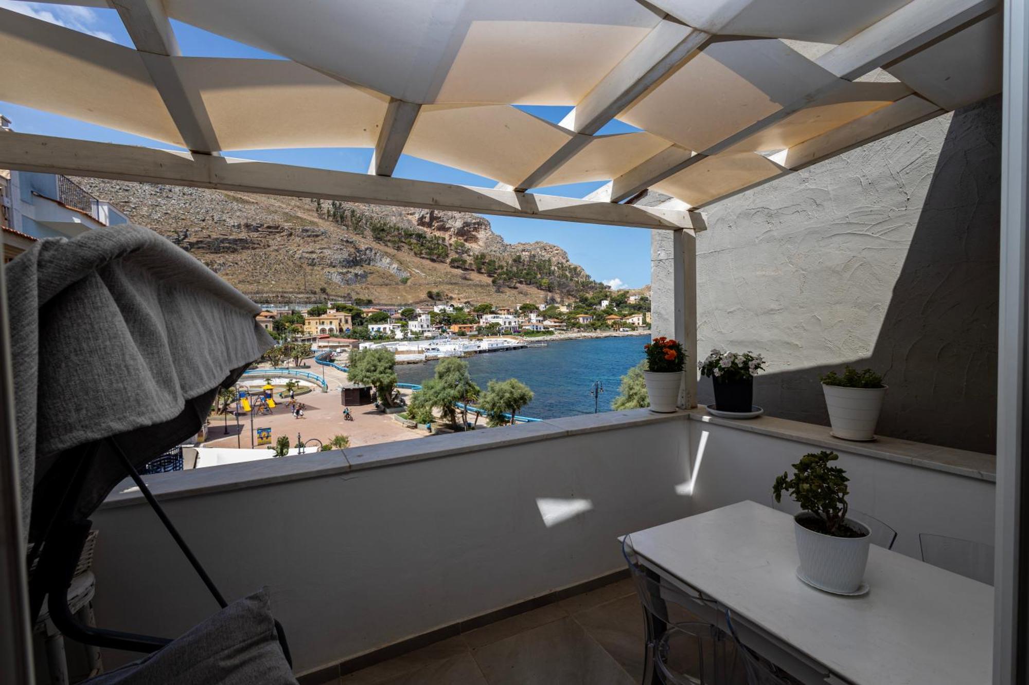 La Piazzetta A Mare Holiday House Sferracavallo Kültér fotó